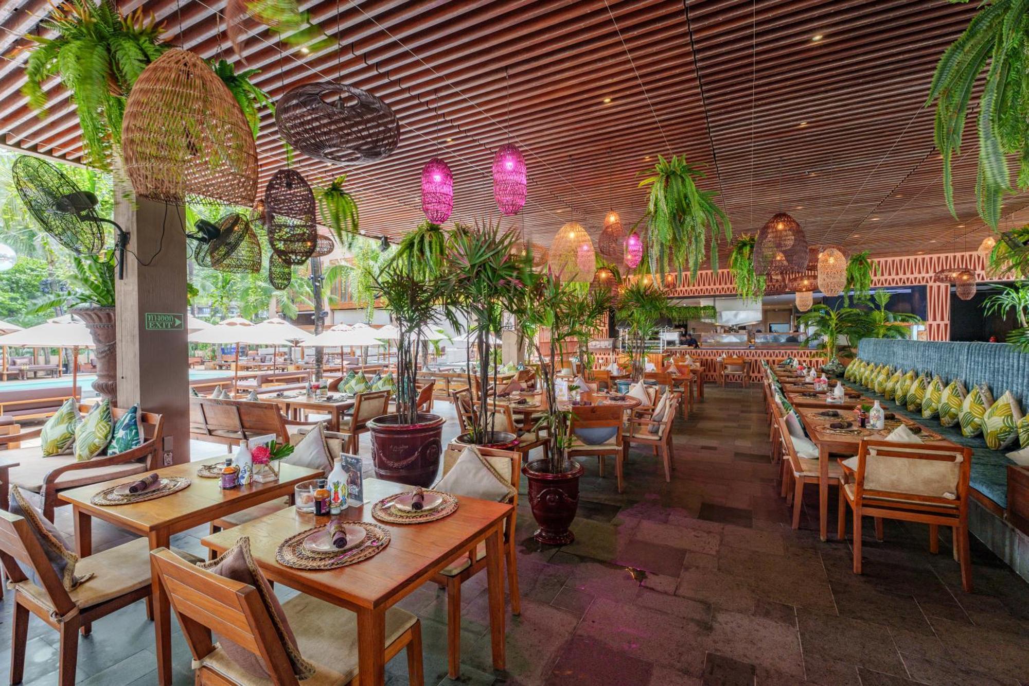 Cafe Del Mar Phuket - Suite & Penthouse Pantai Kamala Luaran gambar